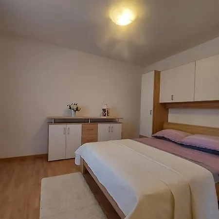 Vrlika, Peruca Lake Holiday House Apartment *