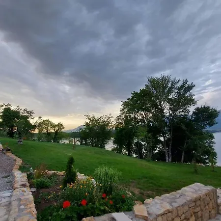 Apartment Vrlika, Peruca Lake Holiday House *