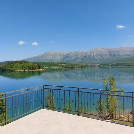 Vrlika, Peruca Lake Holiday House *